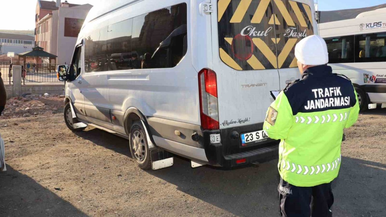 Elazığ’da jandarmadan okul önlerinde denetim