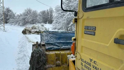 Elazığ’da kapanan 159 köy yolunda çalışmalar sürüyor