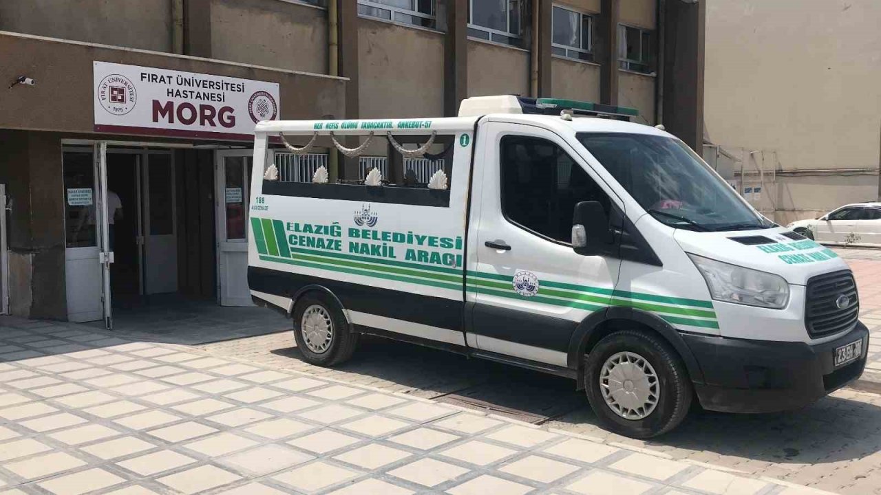 Elazığ’da okul servisinin çarptığı kız öğrenci hayatını kaybetti