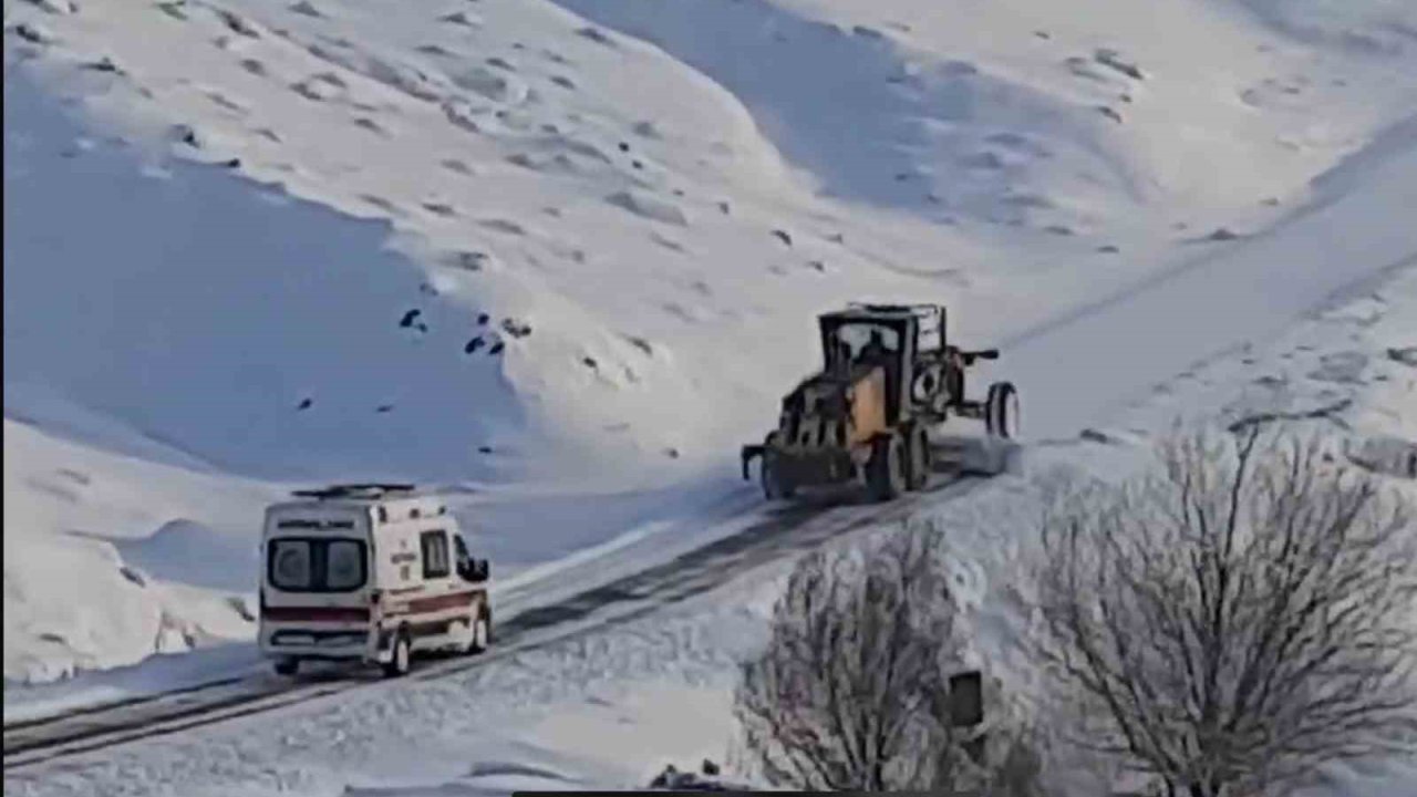 Elazığ’da zorlu kış şartlarında ekipler engel tanımadı