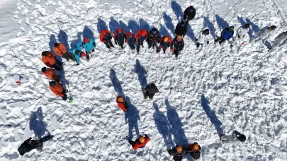 Ergan Kayak Merkezi’nde gerçeği aratmayan çığ tatbikatı