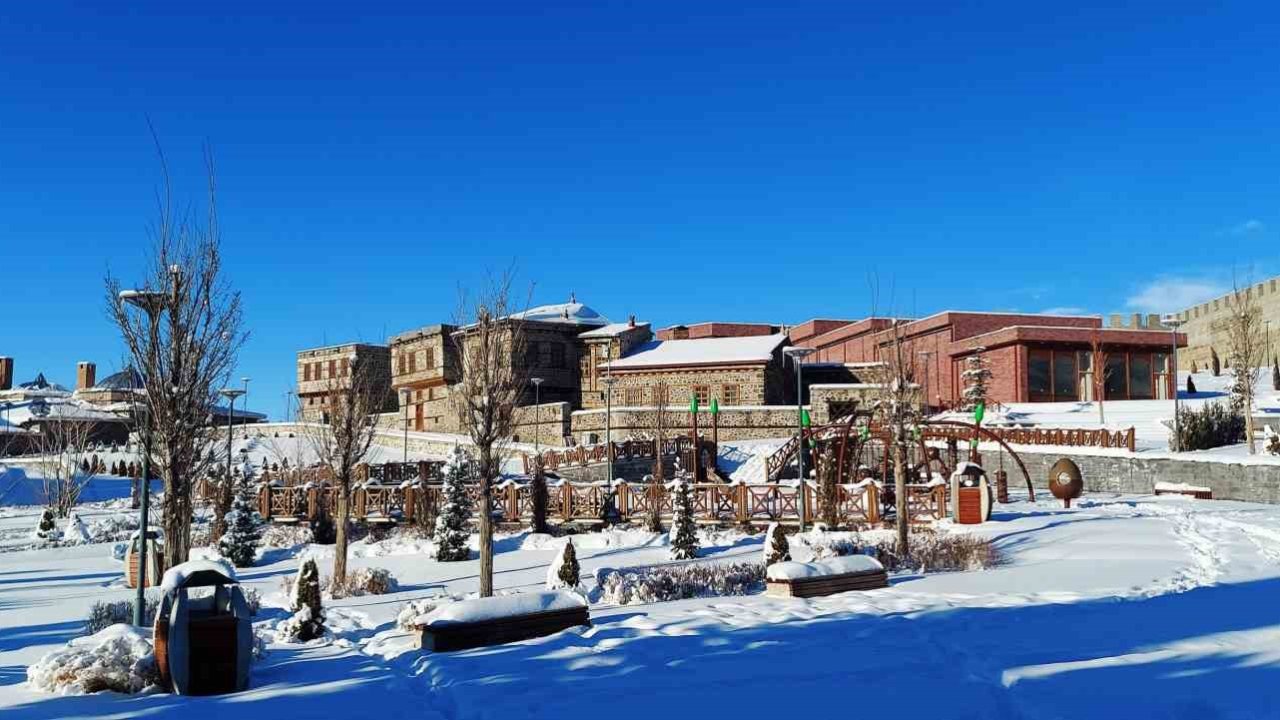 Erzurum’a kar geri dönüyor