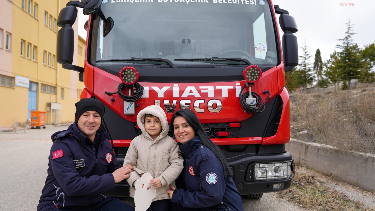 Eskişehir Büyükşehir Belediye Başkanı Ünlüce, birinci sınıf öğrencisi Ömer’in isteğini geri çevirmedi