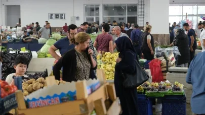 Güven endeksi perakende ticaret sektöründe arttı