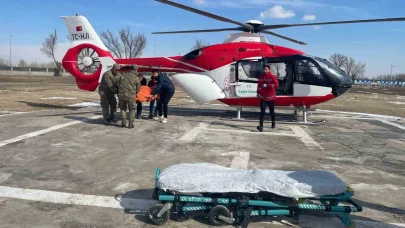 Iğdır’da fırtına ve tipi yolu kapatınca hasta ambulans helikopterle hastaneye ulaştırıldı