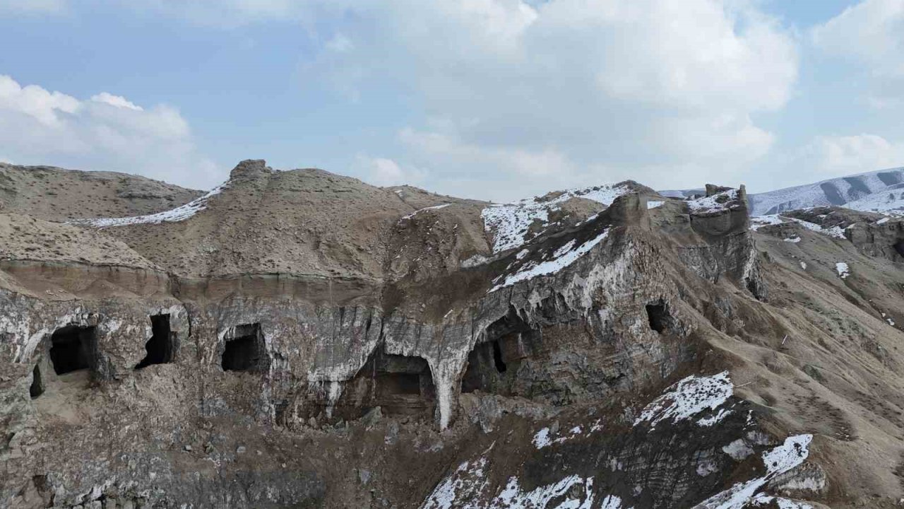 Iğdır’daki Tuz Mağaraları kış aylarında ziyaretçilerini ağırlıyor