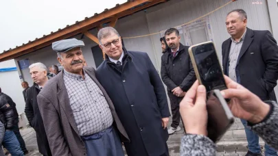 İzmir Büyükşehir Belediye Başkanı Tugay’dan felaketin ikinci yılında halkla beraber sessiz yürüyüş