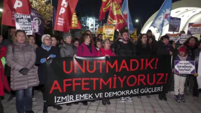 İzmir Emek ve Demokrasi Güçleri 6 Şubat depreminin ikinci yılında depremde hayatını kaybedenleri andı