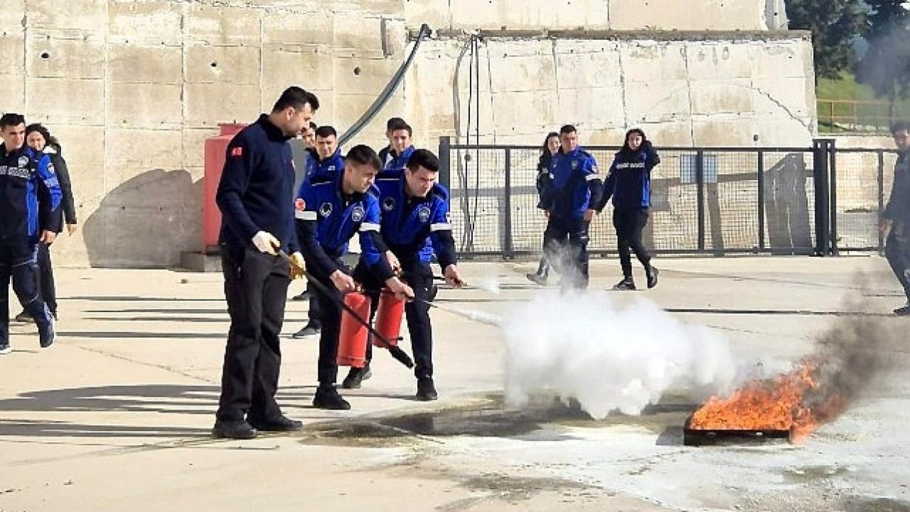 İzmir İtfaiyesi’nden zabıta personeline yangın güvenliği eğitimi