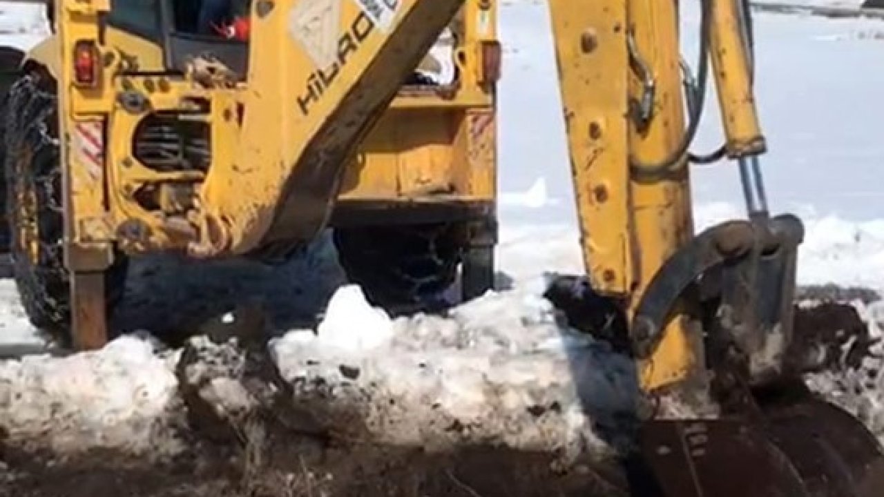 Karakol köyünde donan su borusu hayatı durma noktasına getirdi