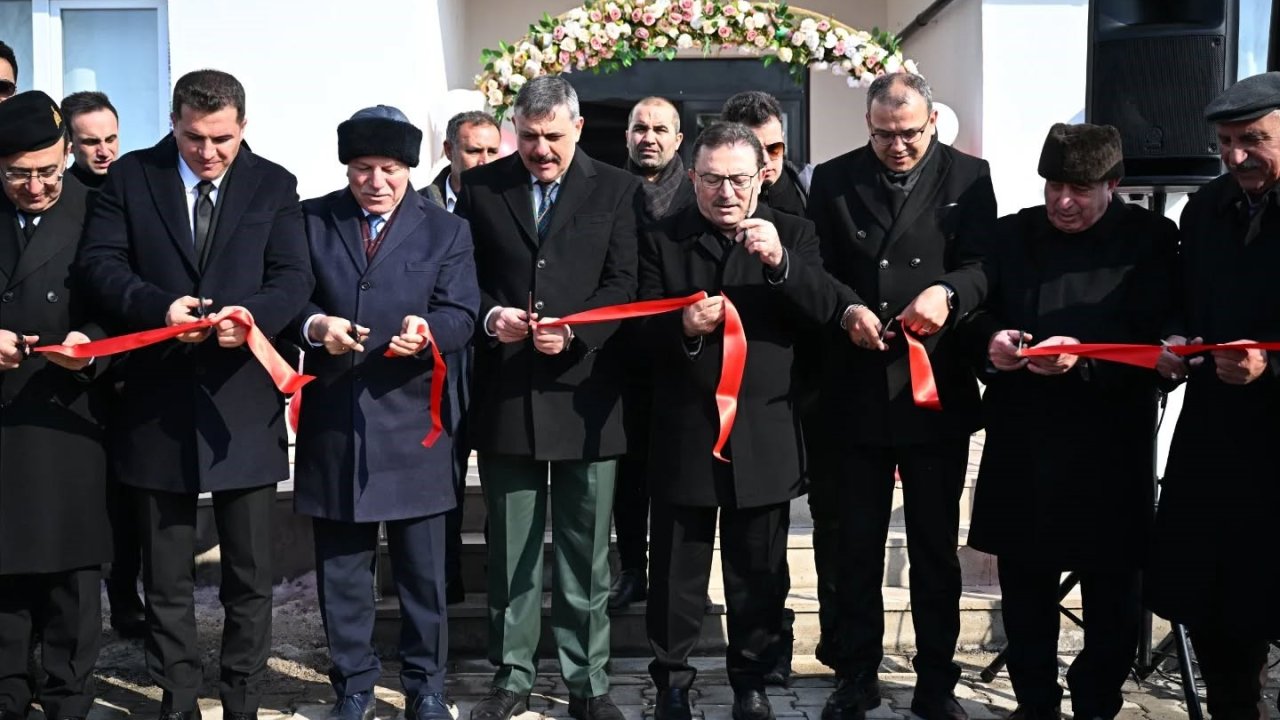 Karayazı ve Karaçoban’da toplu açılış töreni