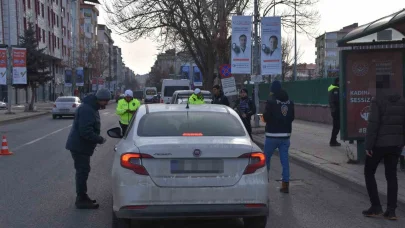 Kars polisi, okul çevrelerinde denetimlerini sıklaştırdı