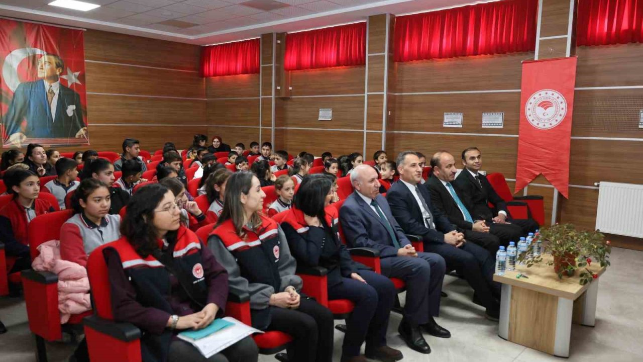 Kars’ta öğrencilere organik tarım eğitimi verildi