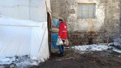 Kızılay Ağrı Şubesi, ihtiyaç sahiplerine umut olmaya devam ediyor