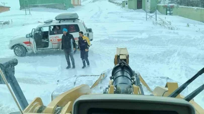 Köy yollarında kar temizliği