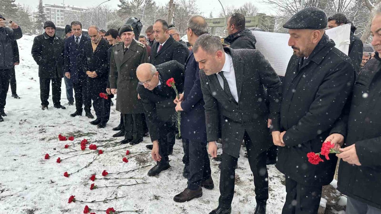 Malatya’da 6 Şubat depreminde hayatını kaybedenler anıldı