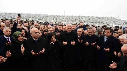 Malatya’da depremde hayatlarını kaybedenler dualarla anıldı