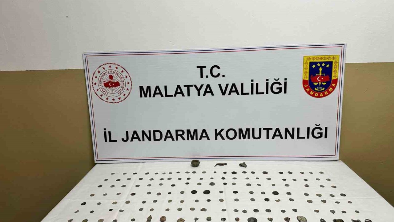 Malatya’da jandarmadan tarihi eser operasyonu