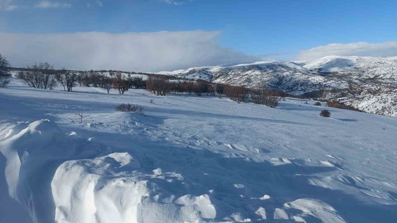 Malatya’da kar yerini fırtına ve tipiye bıraktı