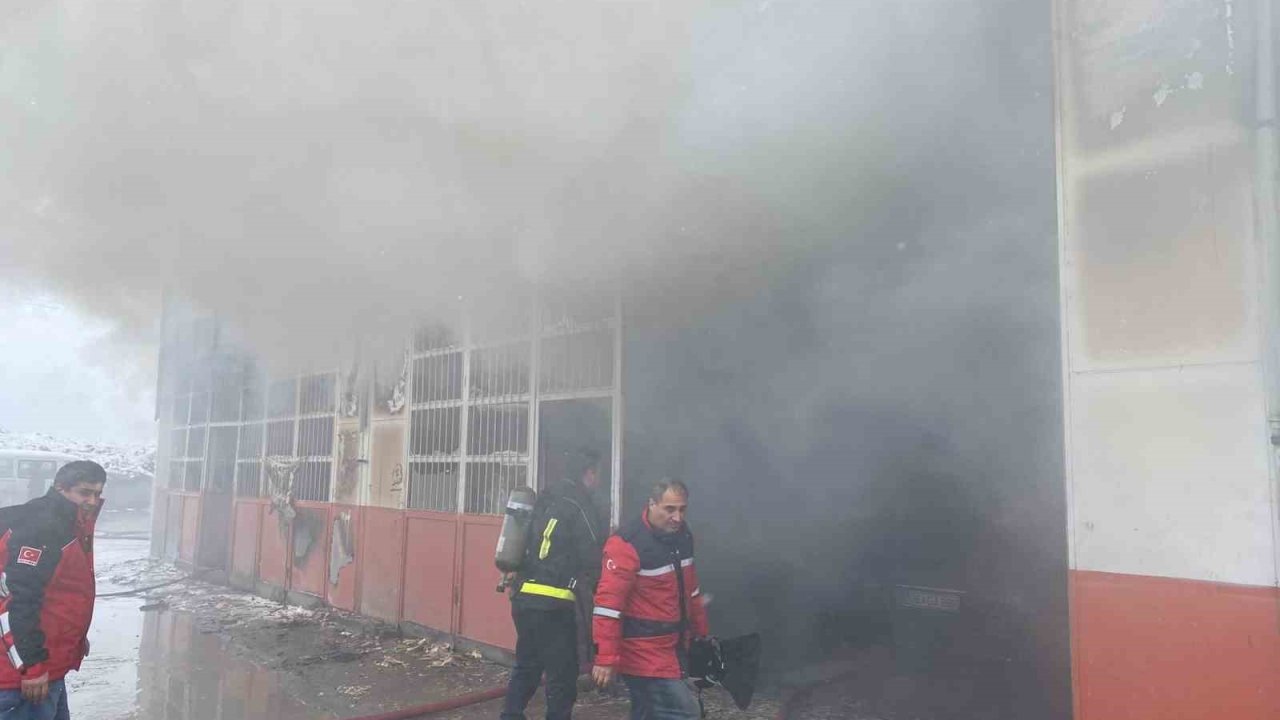 Malatya’daki iş yeri yangının yeni görüntüleri ortaya çıktı