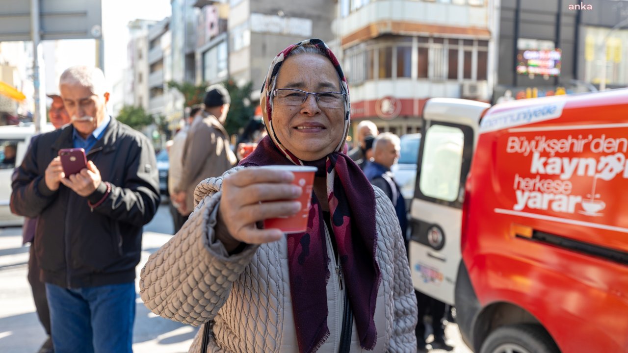 Mersin Büyükşehir Belediyesi kaynar ikramını haftanın 5 günü vatandaşlara ulaştırıyor 