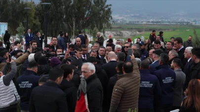 Muğla Büyükşehir Belediye Başkanı Aras, deprem bölgesini ziyaret etti