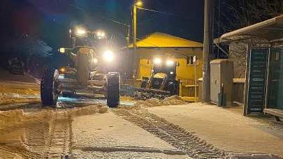 Nilüfer'de ekipler karla mücadele için görev başında