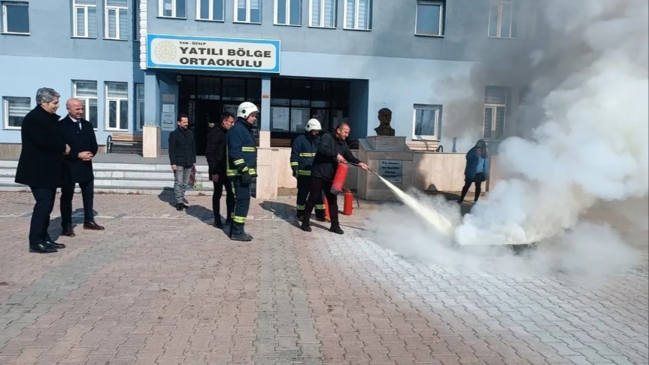 Özalp Yatılı Bölge Okulunda yangın tatbikatı