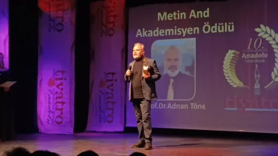 Prof. Dr. Tönel’e "Uluslararası Metin And Akademi Ödülü" verildi