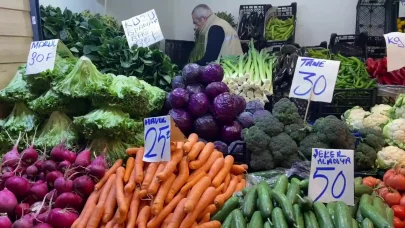 Ramazan öncesi Trabzon pazar tezgahlarında son durum.. “Gücü parası olan alıyor, parası olamayan yandan bakıp geçiyor”