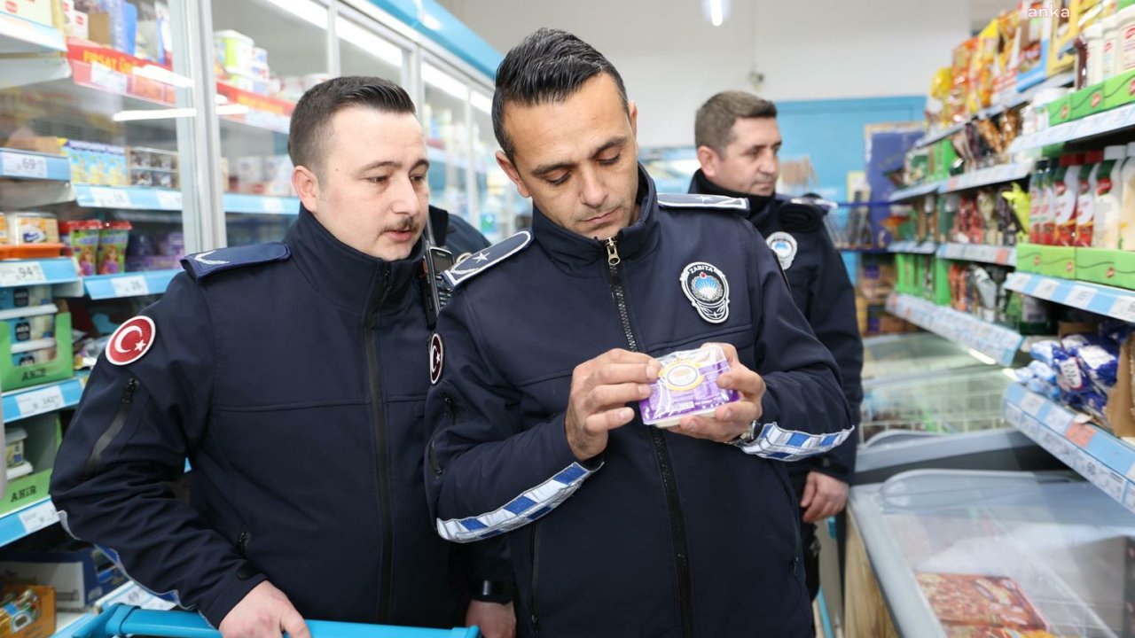 Şehzadeler Belediyesi Zabıta Müdürlüğü ekiplerinden marketlerde denetim