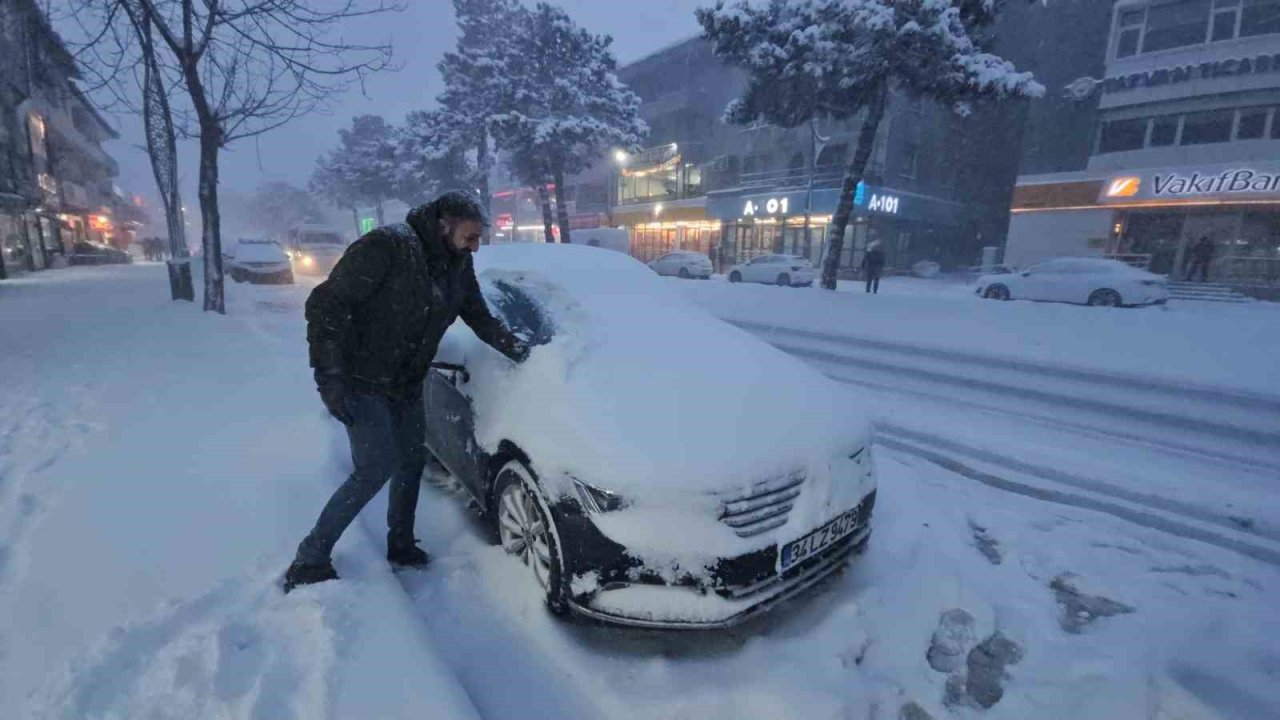 Tatvan’da 25 köy yolu kapandı