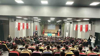 Tunceli’de bağımlılıkla mücadele söyleşisi gerçekleştirildi