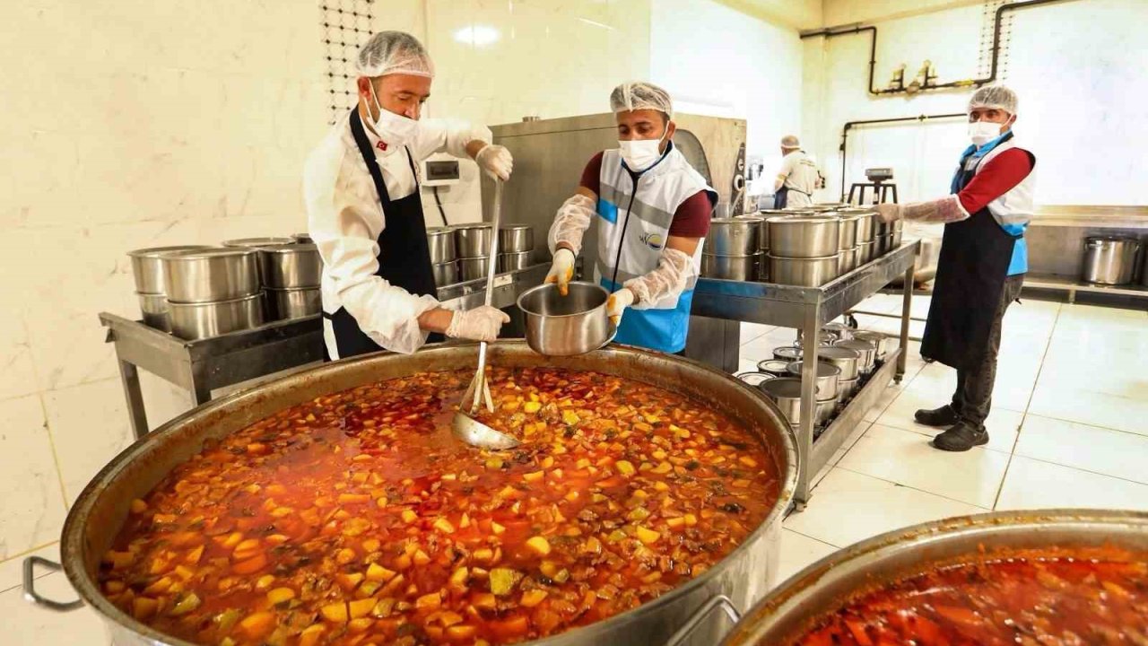 Van Büyükşehir Belediyesi Ramazan’da 10 bin kişiye iftar verecek