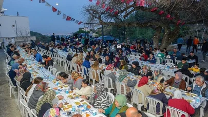 Başkan Abdullah Özyiğit, Yenişehirli vatandaşlarla iftar sofrasında buluştu 