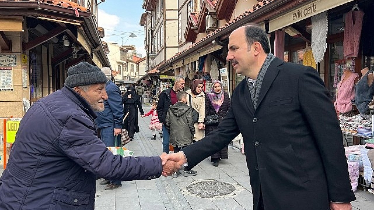 Başkan Altay İftar Öncesi ve Teravih Sonrası Konyalılarla Bir Araya Geldi