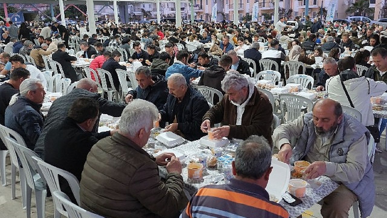 Başkan Topaloğlu'ndan Çamyuva'da iftar 