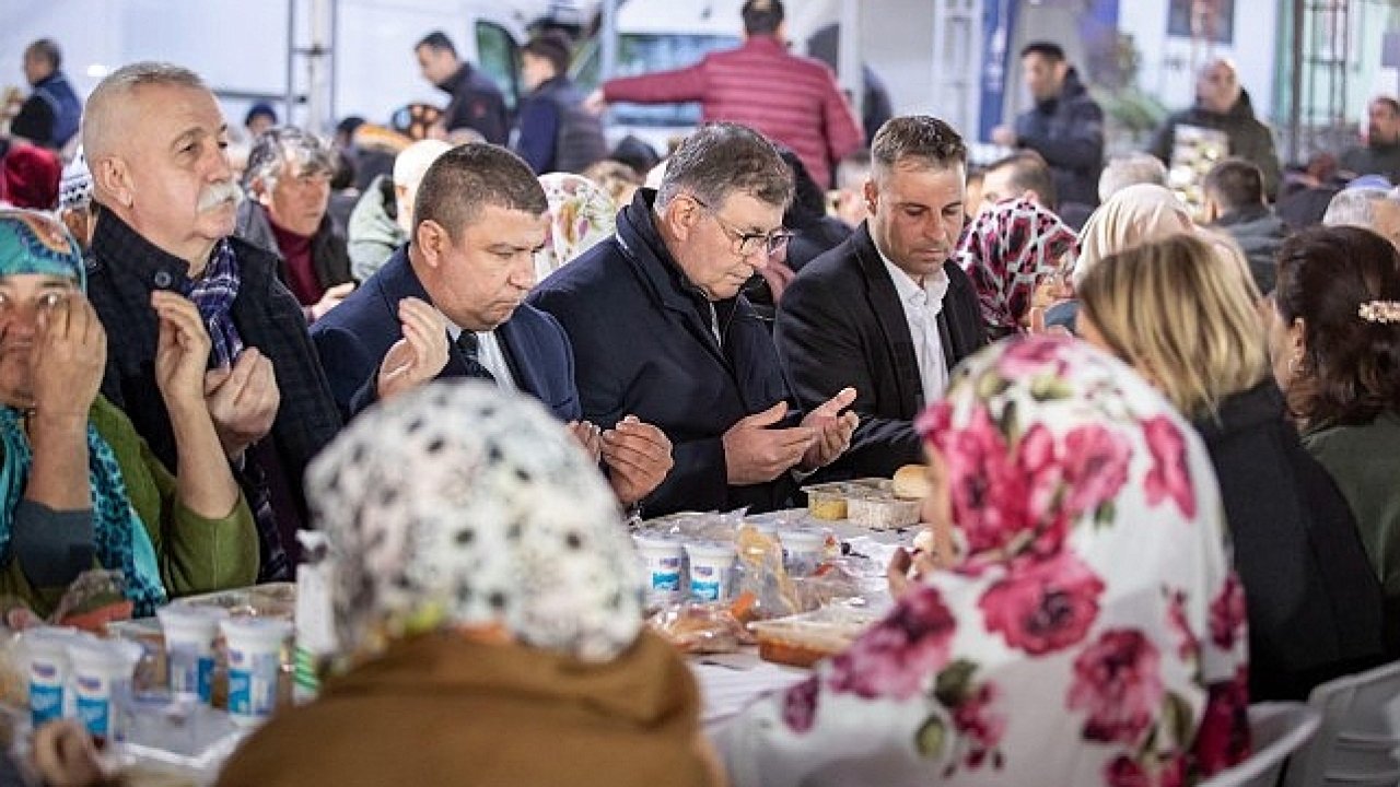 Başkan Tugay, Bayındırlılarla aynı sofrada buluştu “Gerçek zenginlik bir arada olabilmek"