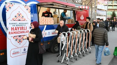 Binlerce yurttaş İBB çadırlarında iftar yaptı