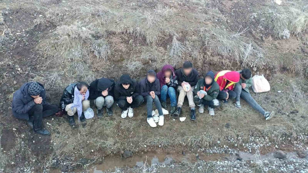 Bitlis’te 10 düzensiz göçmen yakalandı