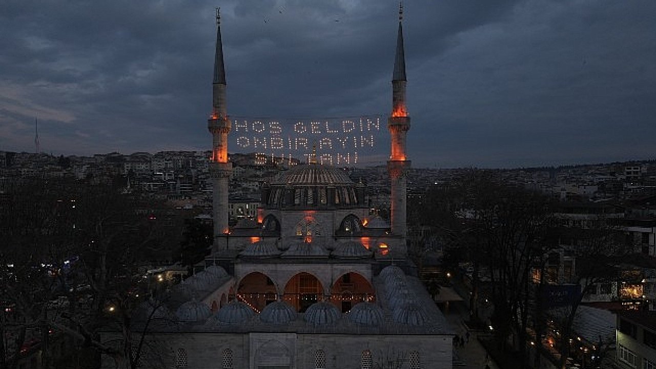 Çifte Ezan Geleneği Üsküdar'da Yaşatılıyor