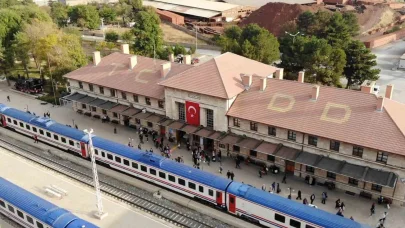 Depremlerin yıkamadığı bina: Erzincan Tren Garı