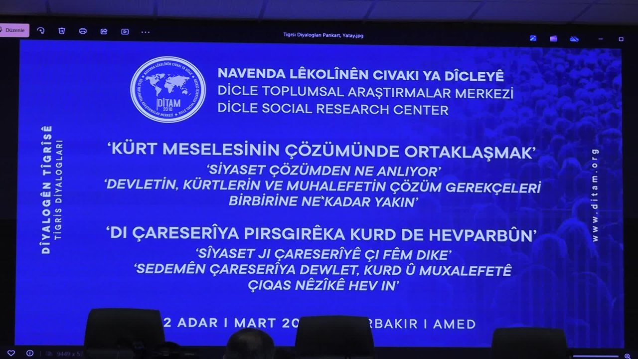 Diyarbakır’da “Kürt Meselesinin Çözümünde Ortaklaşmak” toplantısı… Sezgin  Tanrıkulu:  "CHP olarak bir siyasi refleks içerisinde olacağız"