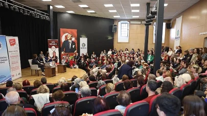 DR.Gülseren Bugdaycıoğlu'nun söyleşisi bakırköy'de yoğun ilgi gördü 