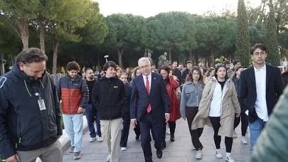 Ege Üniversitesi öğrencileri Çanakkale şehitlerinin huzuruna çıktı