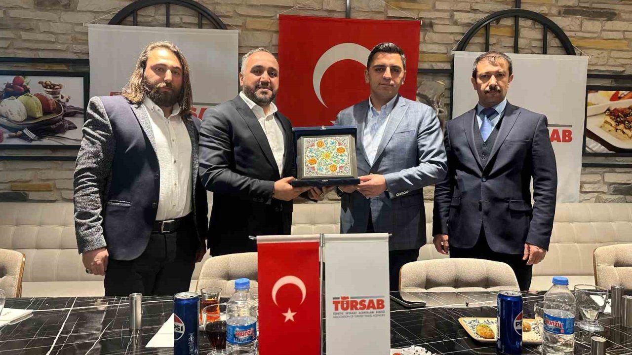 Erzincan’da ki seyahat acenteleri iftarda bir araya geldi