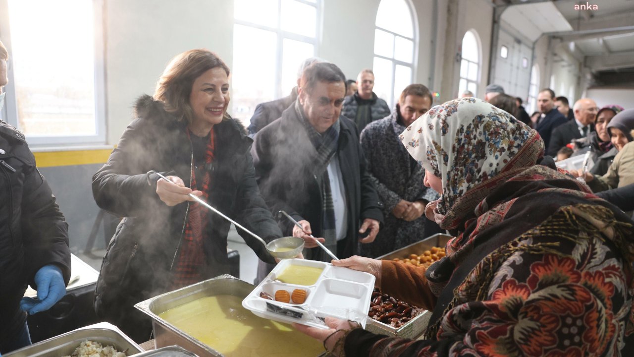 Eskişehir Büyükşehir Belediyesi’nin iftar davetleri, Mahmudiye’de başladı