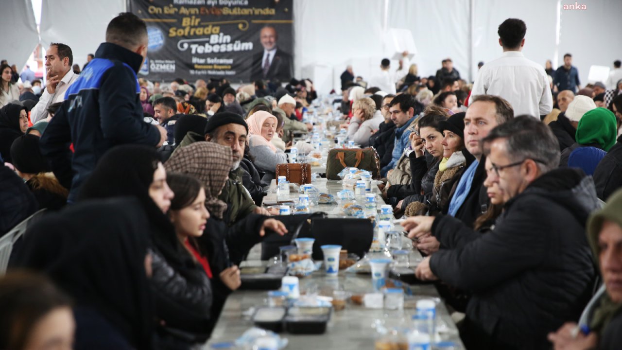 Eyüpsultan Belediyesi ramazan ayı dolayısıyla her gün Reşadiye Ortaokulu'nda bin kişilik yemek verecek