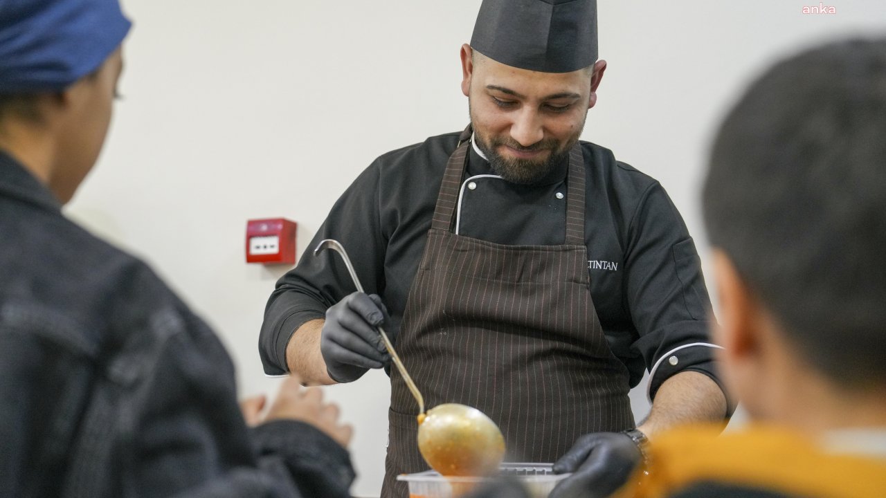 Gölbaşı Belediyesi'nden Zübeyde Hanım Aile Yaşam Merkezi ile Yunus Emre Kültür Merkezi’nde ücretsiz iftar yemeği 