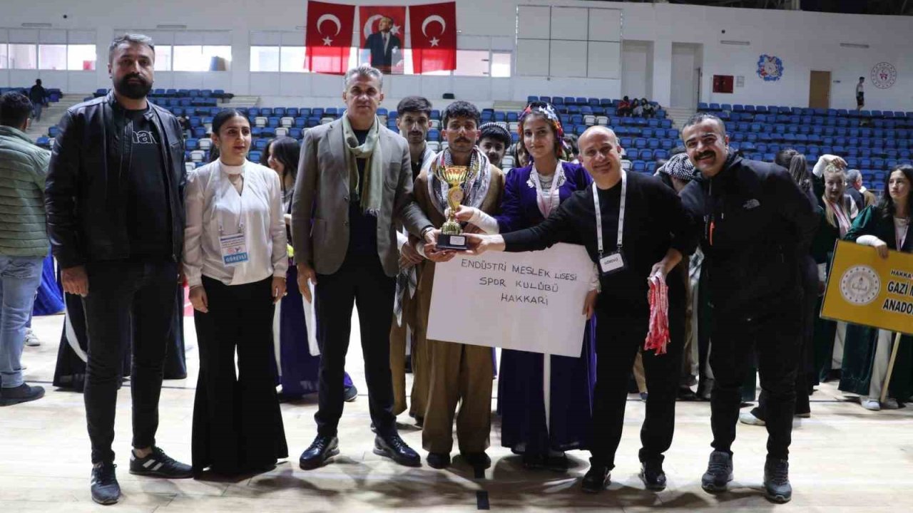 Hakkari’de "Halk Oyunları İl Birinciliği Yarışması" sona erdi